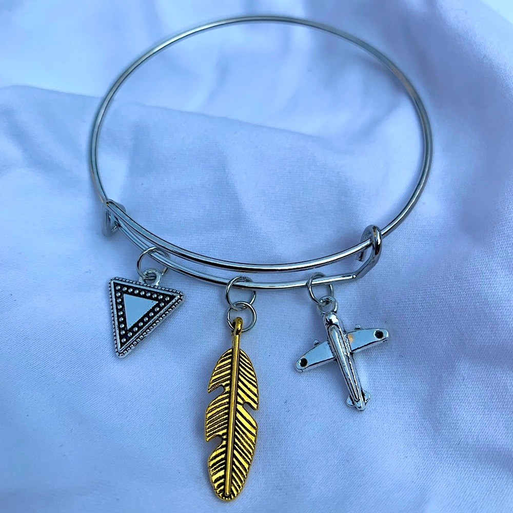 Brand New! Handmade! Adjustable Charm Bangle Bracelet! - Picture 1 of 3